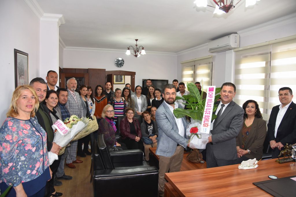 Başkan Tokat’a kutlama ziyaretleri sürüyor