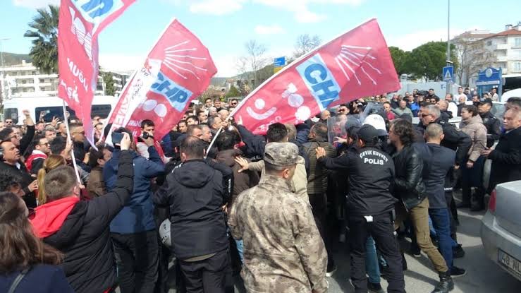 Muğla’da Demokrasi Yürüyüşüne Sert Müdahale: CHP il örgütü’nden tepki