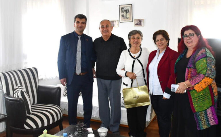 İlçe Milli Eğitim Müdürü İsa Bal’dan emekli öğretmenlere anlamlı 24 Kasım ziyareti …