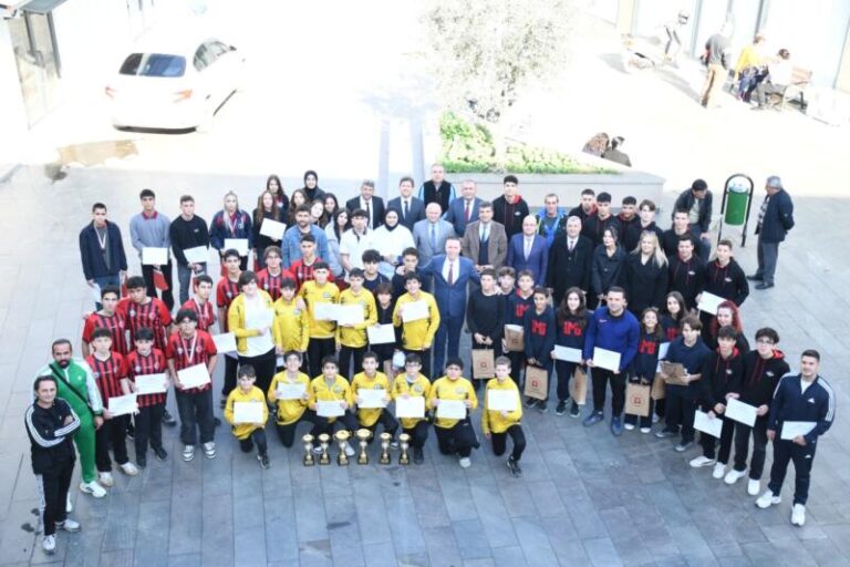 Okul Sporlarında Başarı Kazanan Milaslı Öğrencilerden Kaymakam Böke’ye Ziyaret